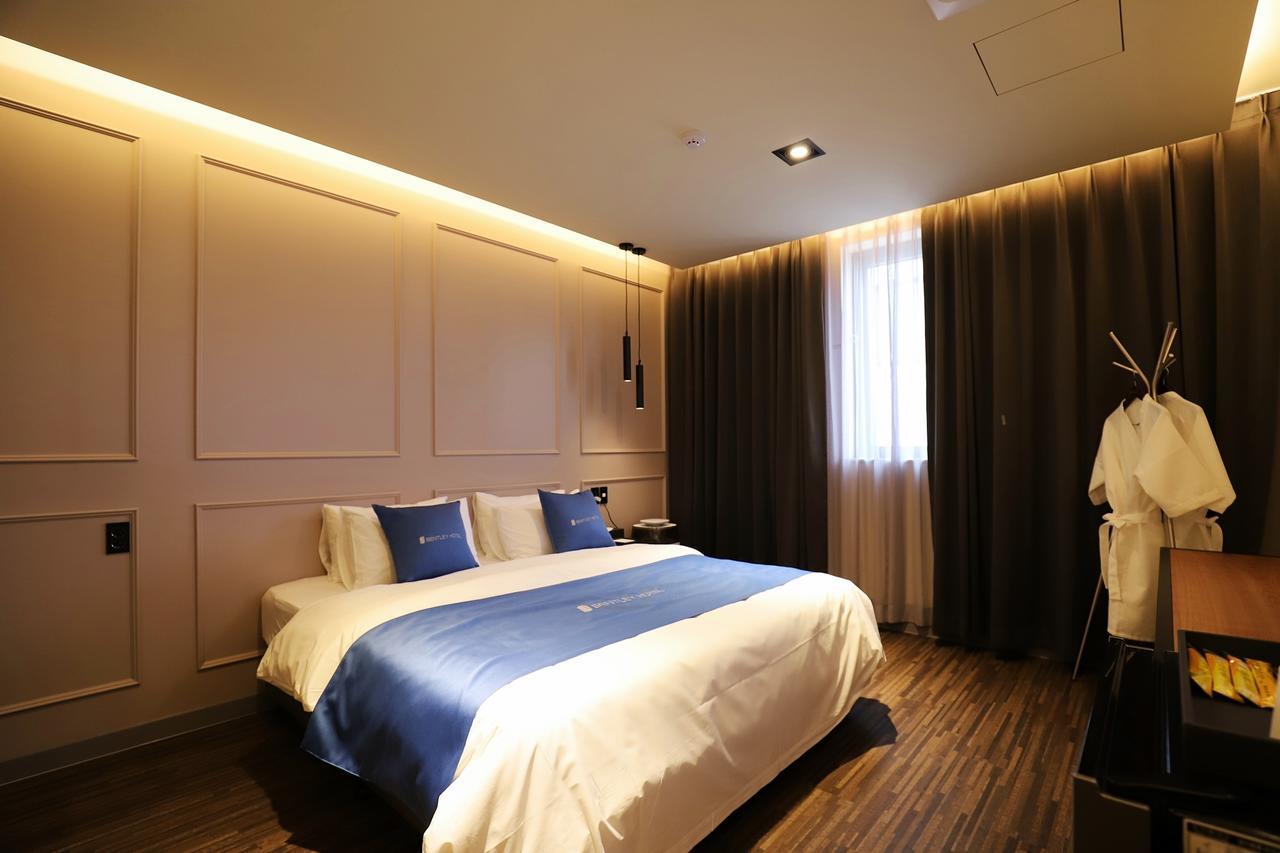 Chuncheon Hotel Bentley Екстериор снимка