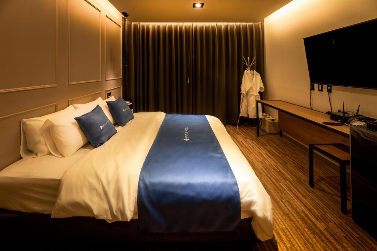 Chuncheon Hotel Bentley Екстериор снимка