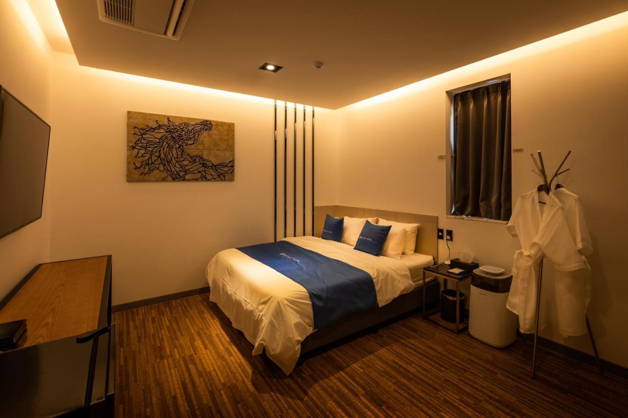 Chuncheon Hotel Bentley Екстериор снимка