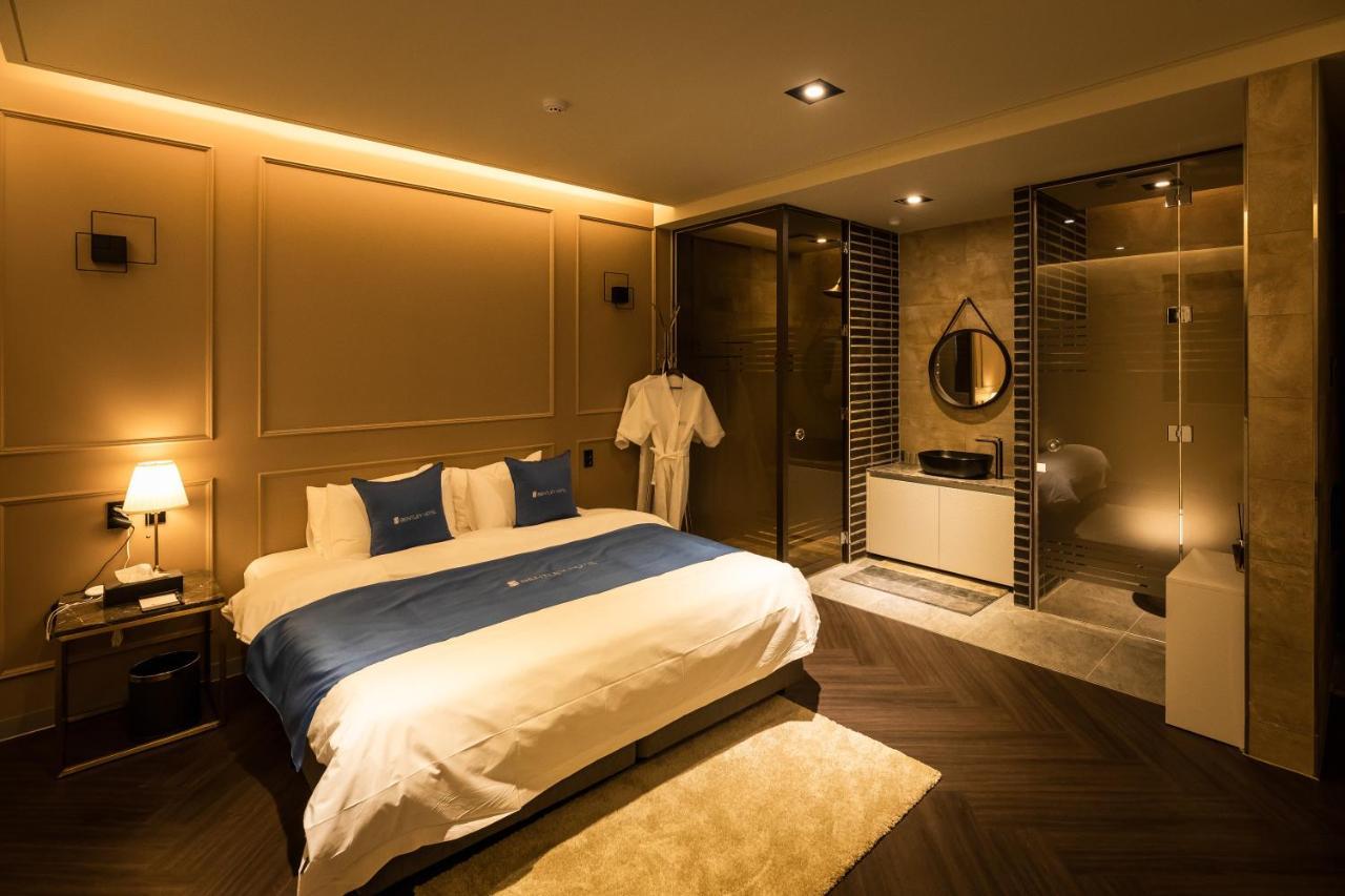 Chuncheon Hotel Bentley Екстериор снимка